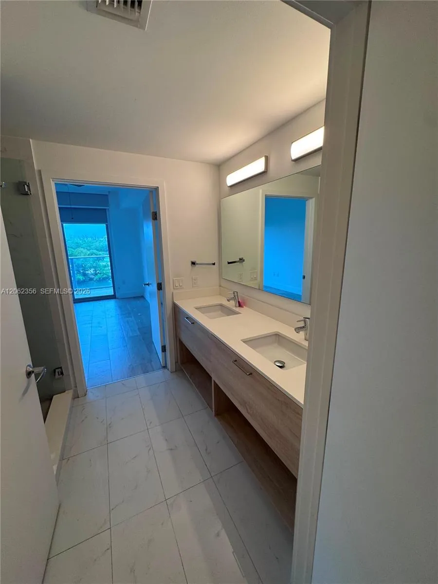 16385 Biscayne Blvd #305 North Miami Beach, FL 33160