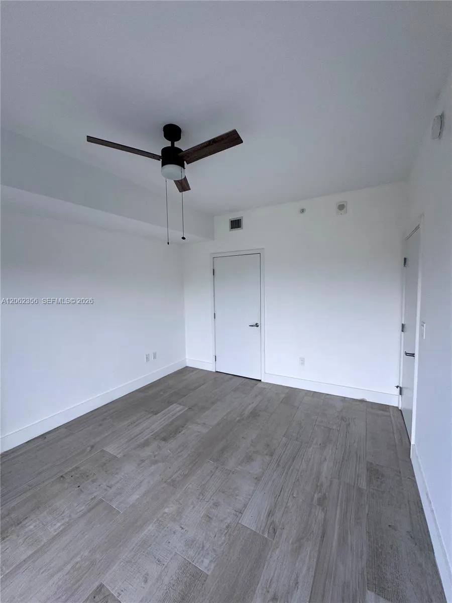 16385 Biscayne Blvd #305 North Miami Beach, FL 33160