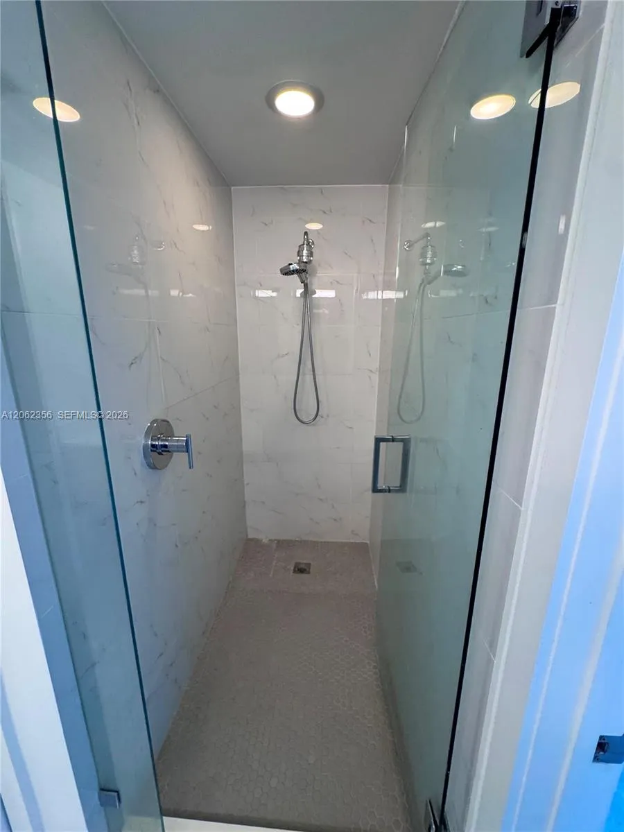 16385 Biscayne Blvd #305 North Miami Beach, FL 33160