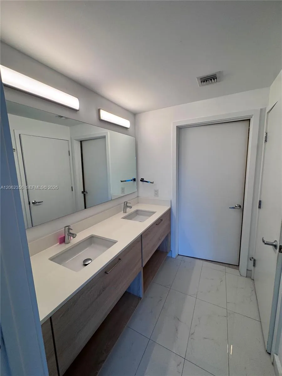 16385 Biscayne Blvd #305 North Miami Beach, FL 33160