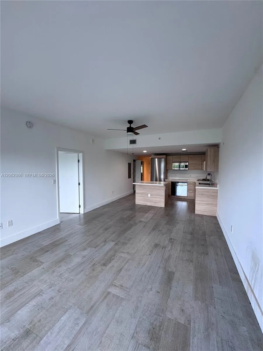 16385 Biscayne Blvd #305 North Miami Beach, FL 33160