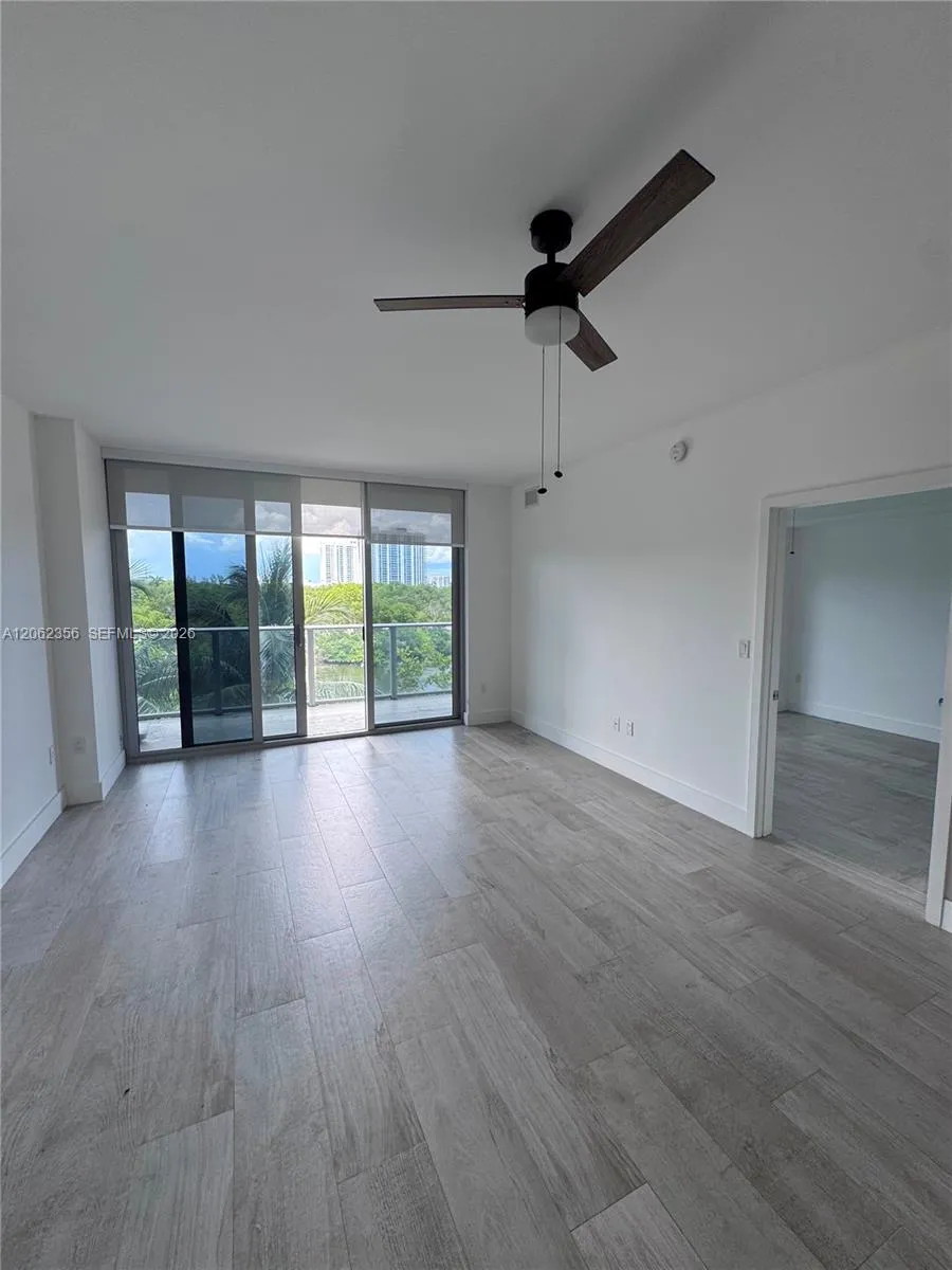 16385 Biscayne Blvd #305 North Miami Beach, FL 33160