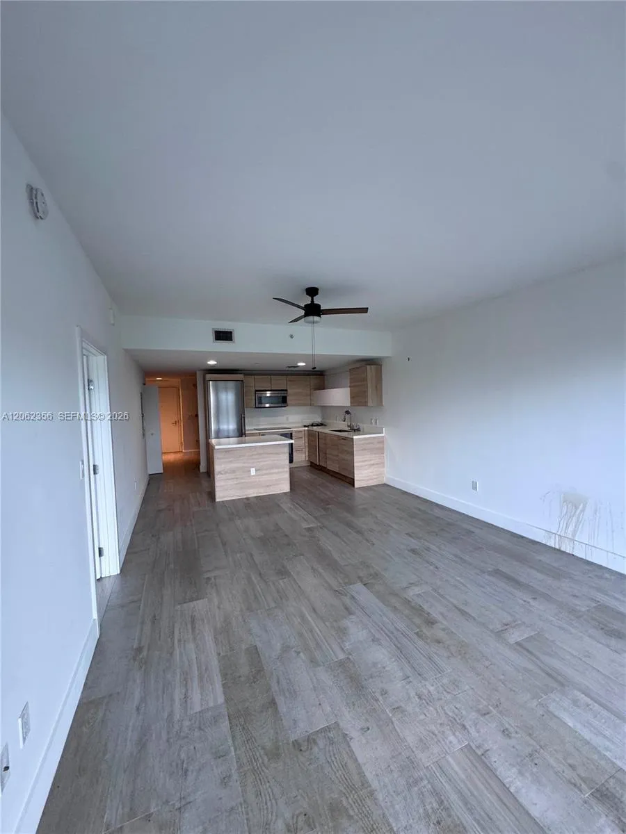 16385 Biscayne Blvd #305 North Miami Beach, FL 33160