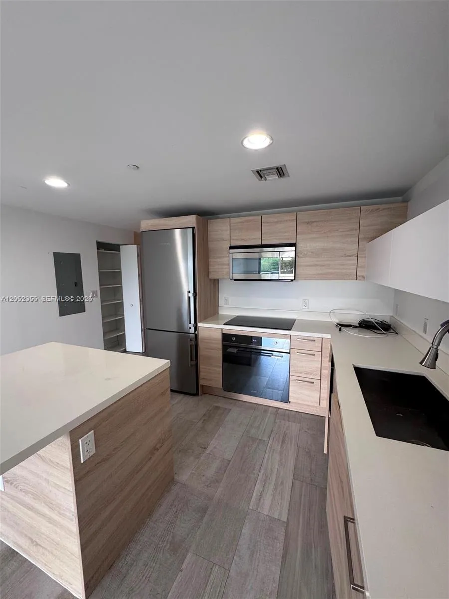 16385 Biscayne Blvd #305 North Miami Beach, FL 33160
