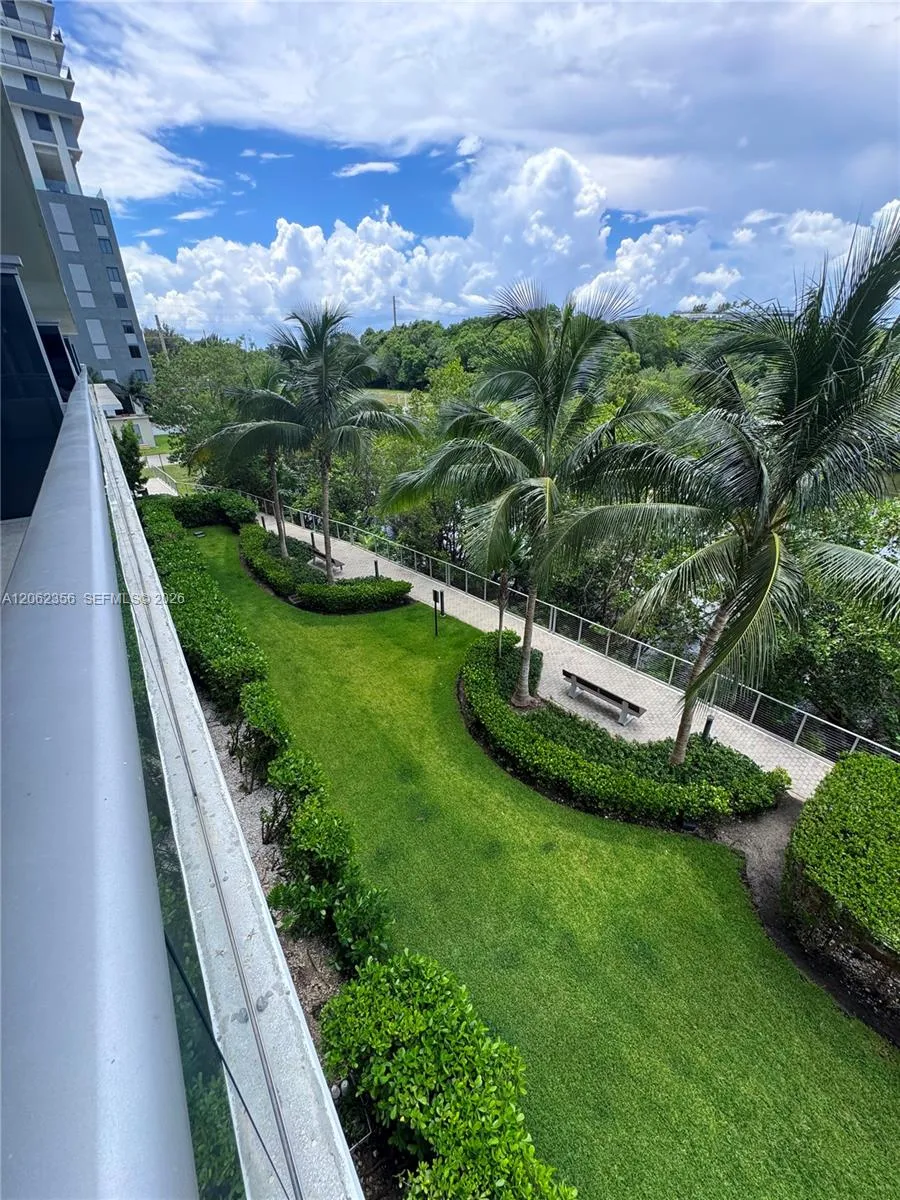 16385 Biscayne Blvd #305 North Miami Beach, FL 33160