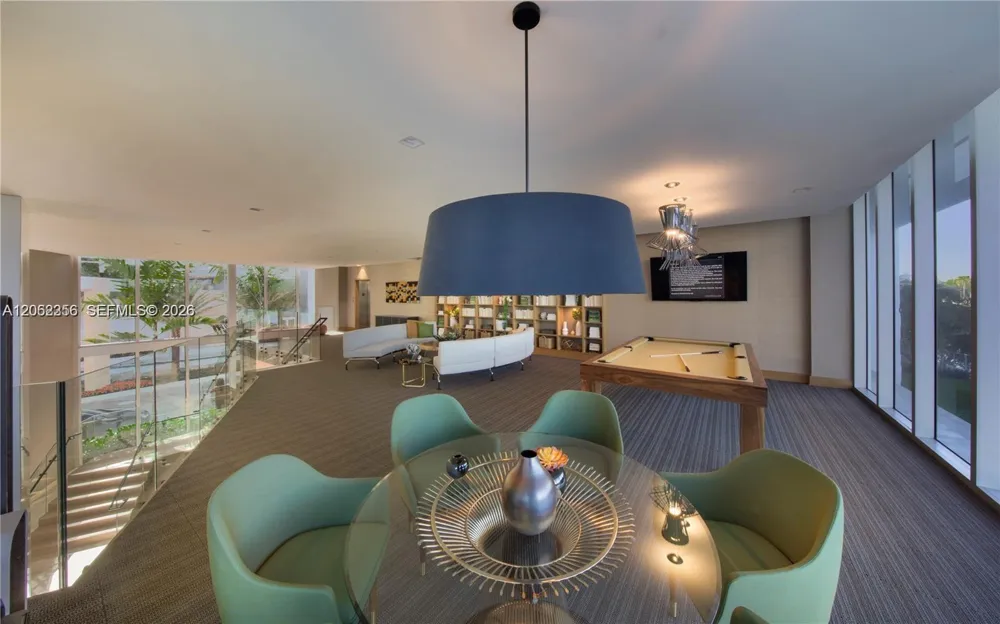 16385 Biscayne Blvd #305 North Miami Beach, FL 33160