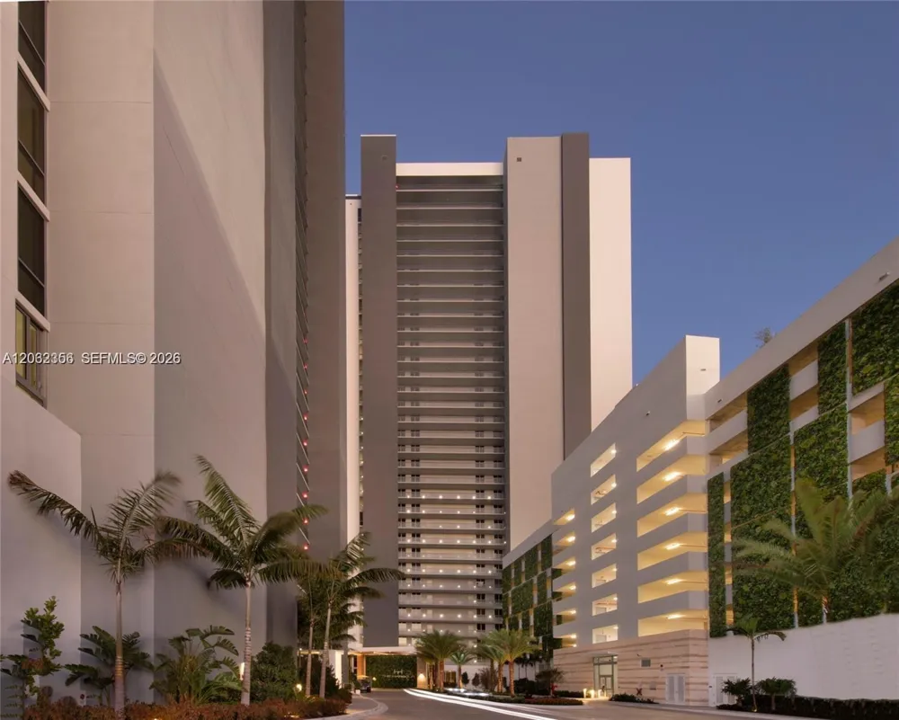 16385 Biscayne Blvd #305 North Miami Beach, FL 33160