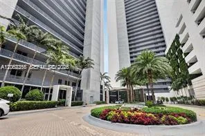 16385 Biscayne Blvd #305 North Miami Beach, FL 33160