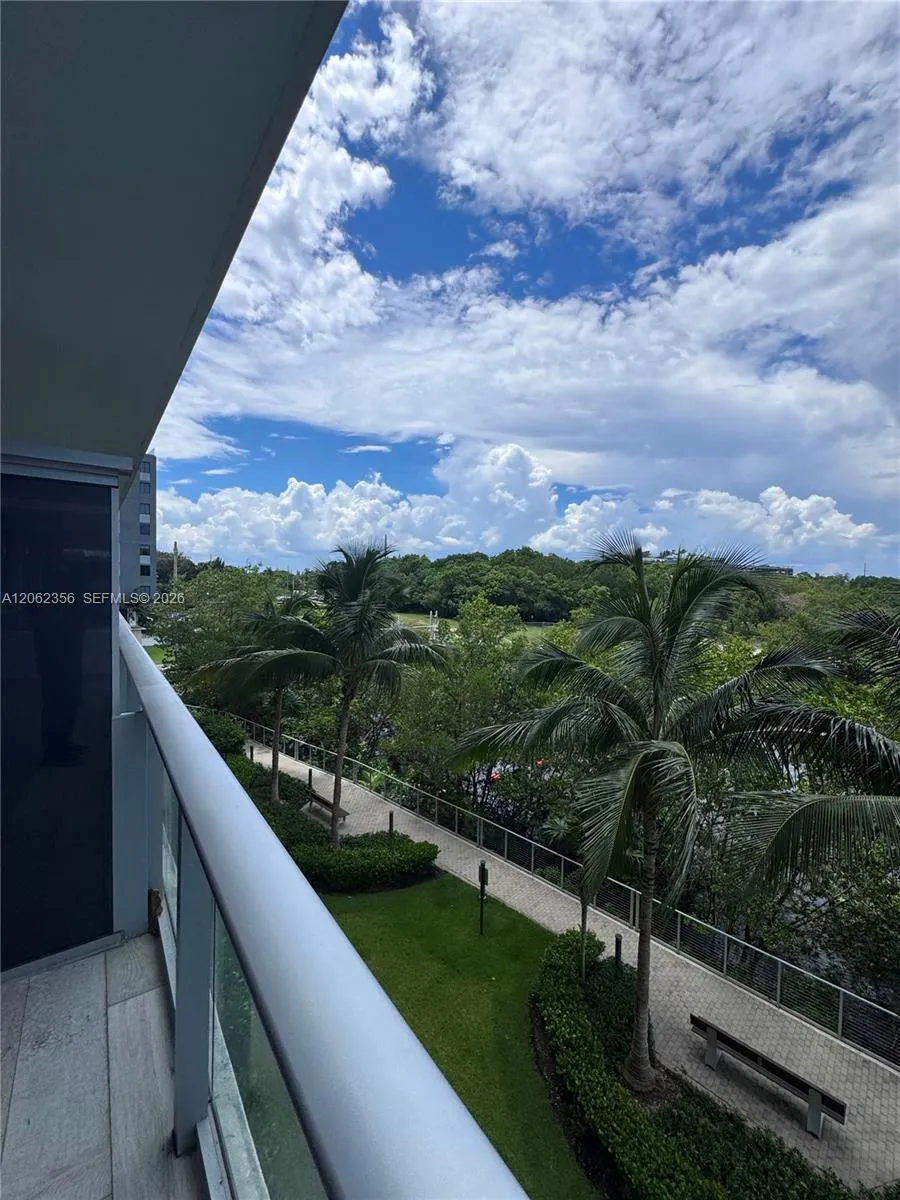 16385 Biscayne Blvd #305 North Miami Beach, FL 33160