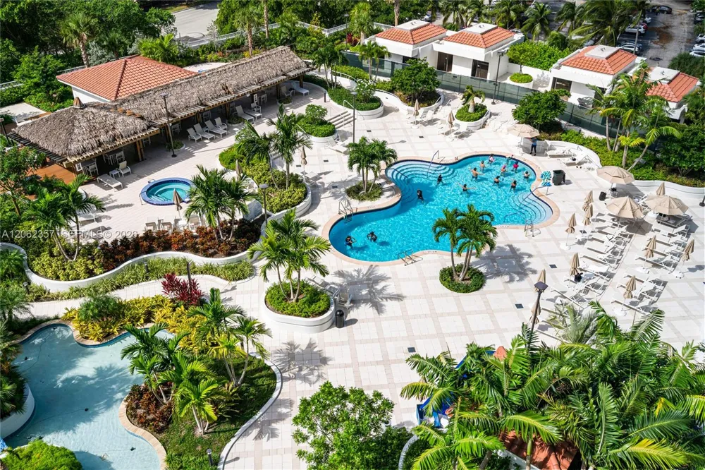 20281 E Country Club Dr #909 Aventura, FL 33180