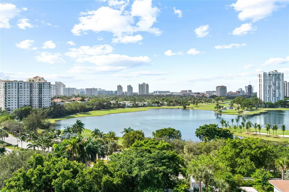 20281 E Country Club Dr #909 Aventura, FL 33180