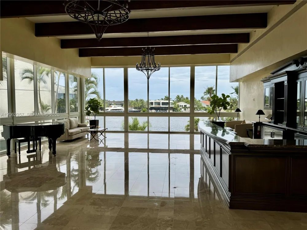 20281 E Country Club Dr #909 Aventura, FL 33180