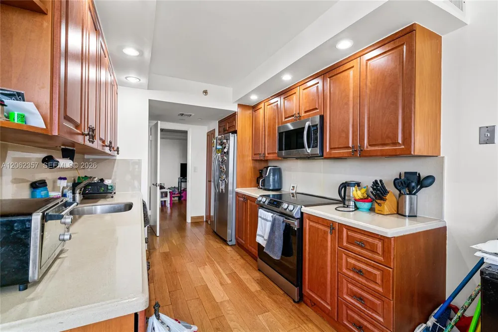 20281 E Country Club Dr #909 Aventura, FL 33180
