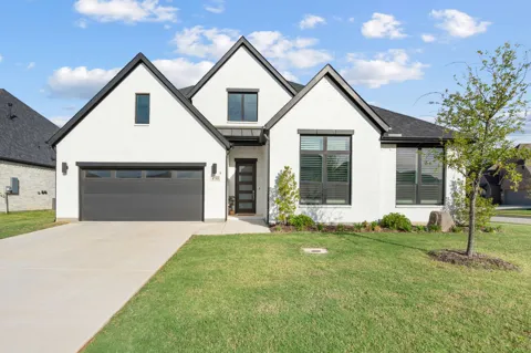 4733 Valley Peak
