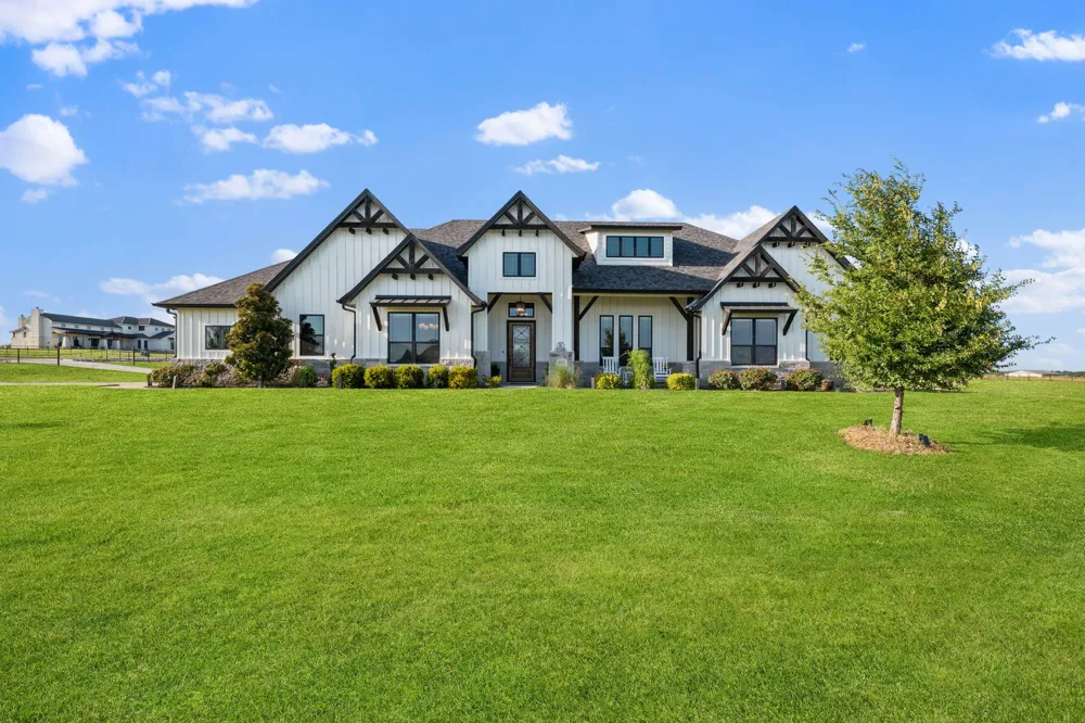 412 Royal Santana Run Weatherford, TX 76087
