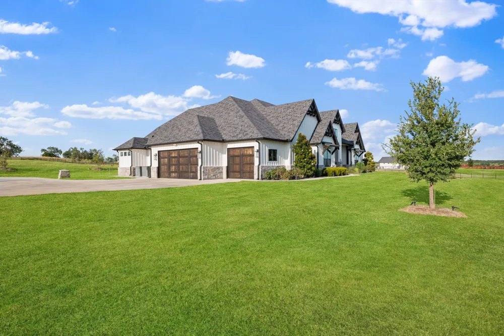 412 Royal Santana Run Weatherford, TX 76087