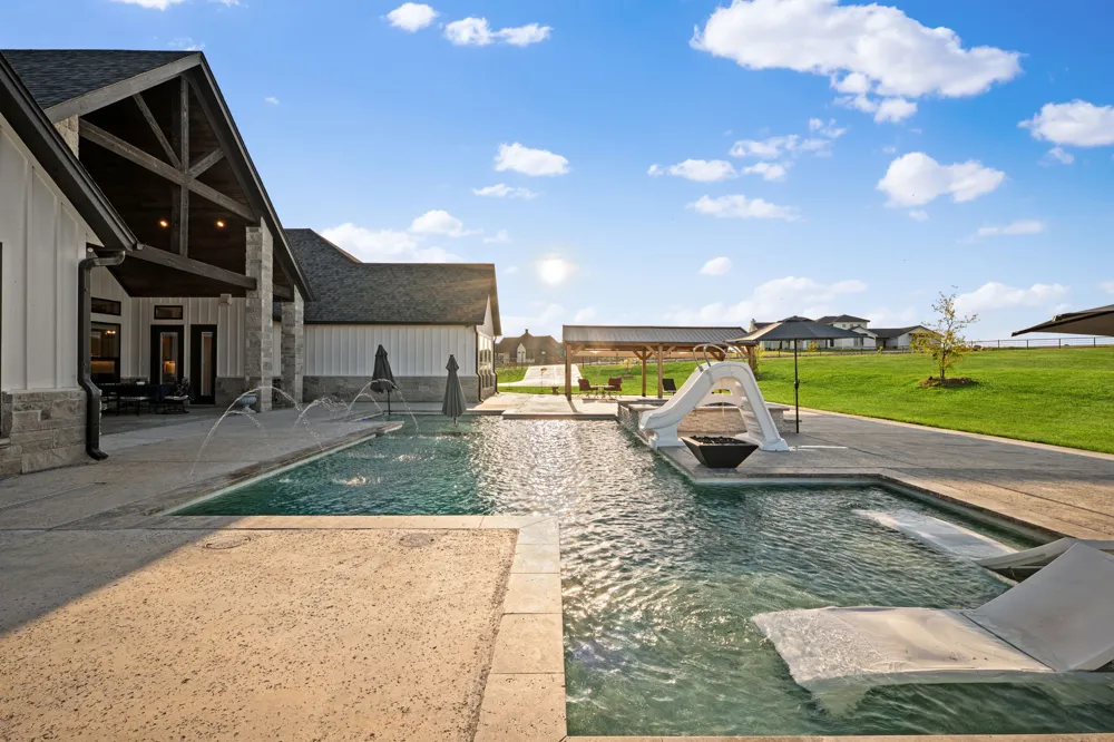 412 Royal Santana Run Weatherford, TX 76087