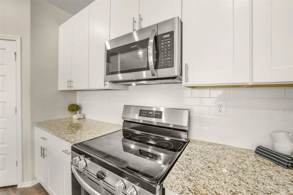 21610 Desert Lily Road Waller, TX 77484