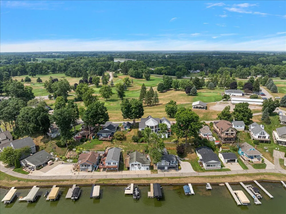 6444 Lakeshore Drive Saranac, MI 48881