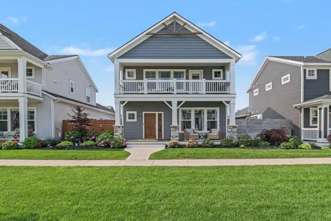 402 W Leland Drive