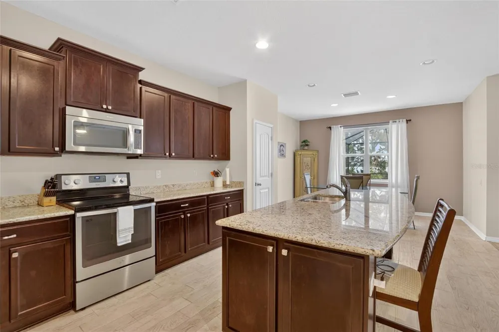 6207 MAGNOLIA PARK BLVD Riverview, FL 33578