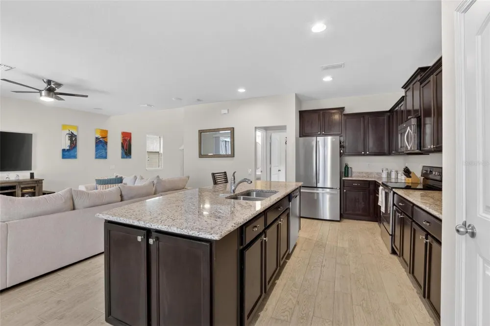 6207 MAGNOLIA PARK BLVD Riverview, FL 33578