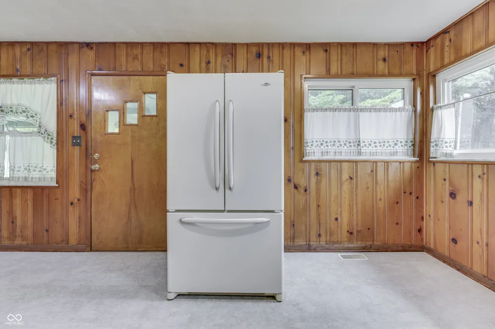 3608 London Road Fairland, IN 46126