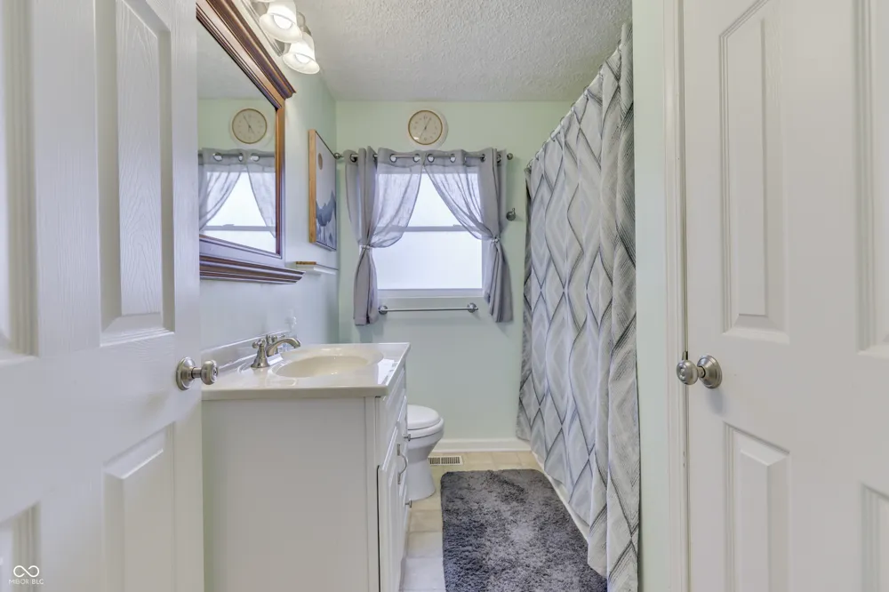 3608 London Road Fairland, IN 46126