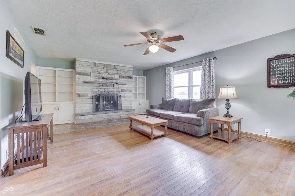 3608 London Road Fairland, IN 46126