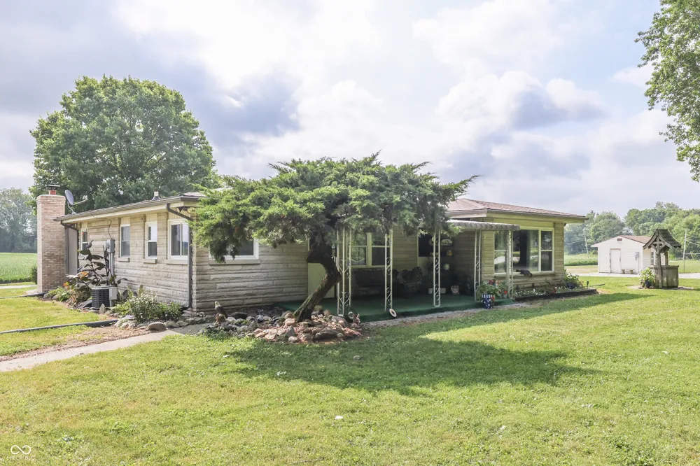 3608 London Road Fairland, IN 46126