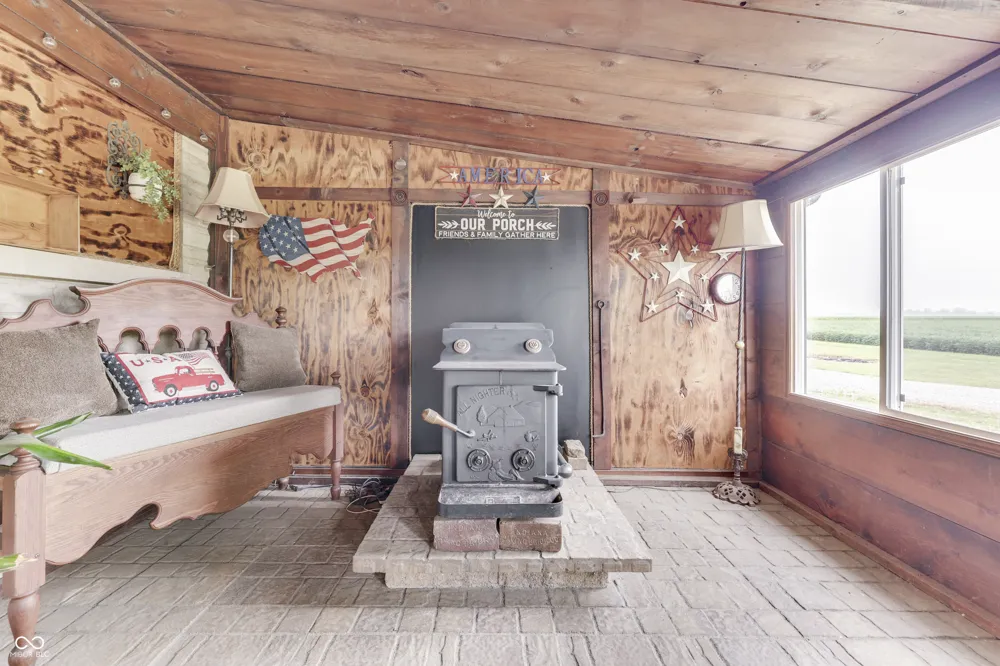 3608 London Road Fairland, IN 46126