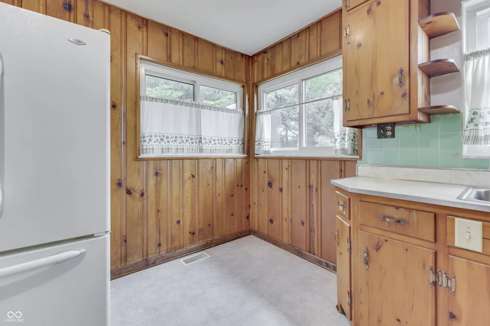 3608 London Road Fairland, IN 46126