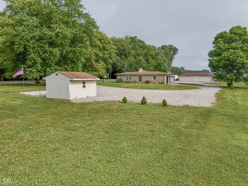 3608 London Road Fairland, IN 46126