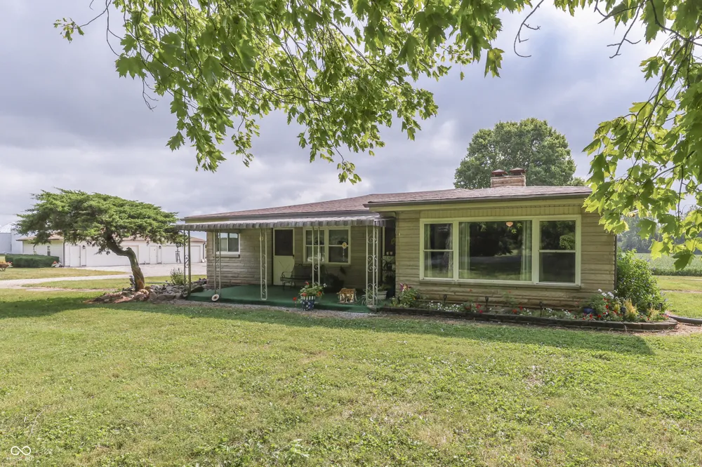 3608 London Road Fairland, IN 46126