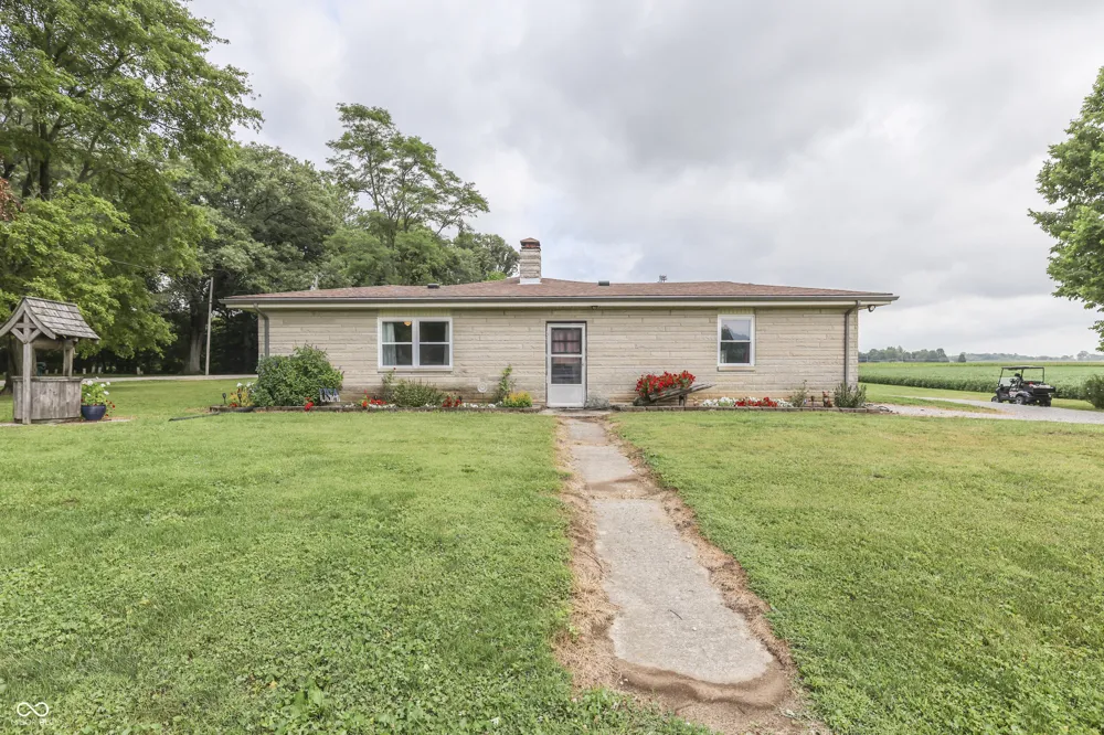3608 London Road Fairland, IN 46126