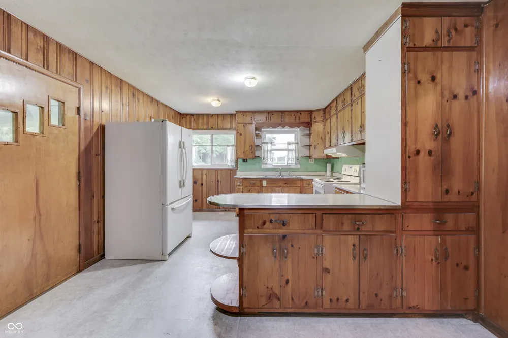 3608 London Road Fairland, IN 46126