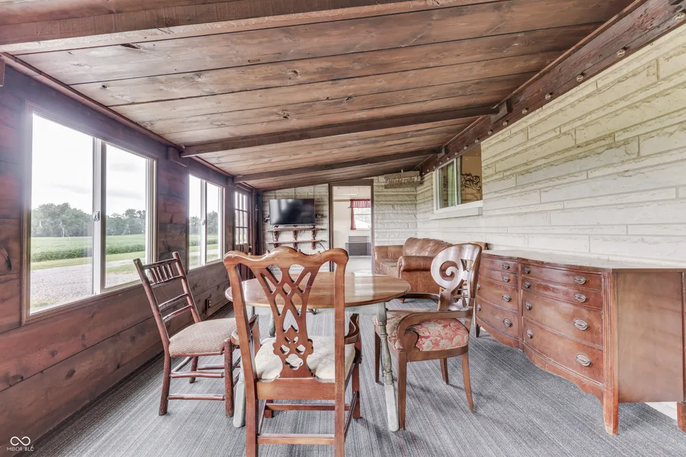 3608 London Road Fairland, IN 46126