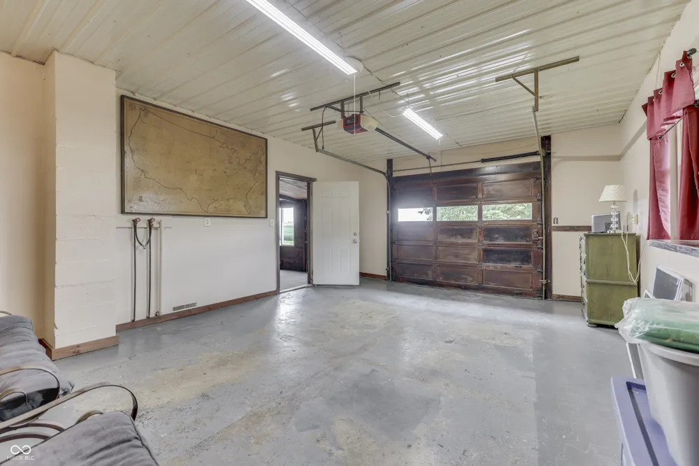 3608 London Road Fairland, IN 46126