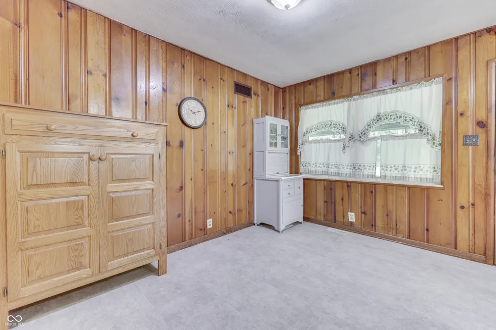 3608 London Road Fairland, IN 46126