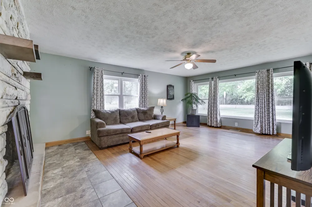 3608 London Road Fairland, IN 46126
