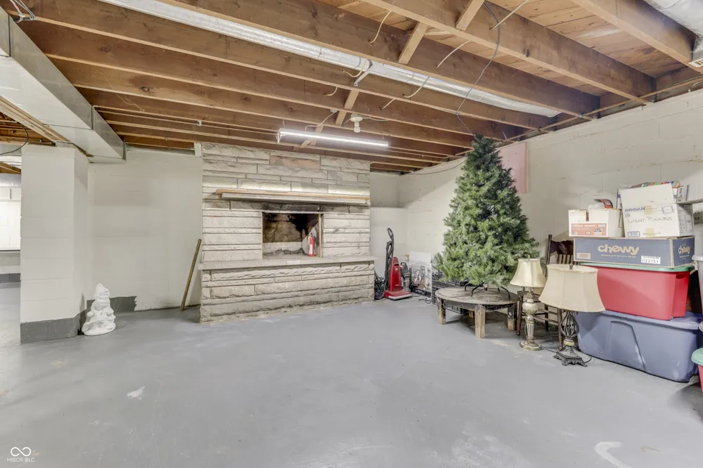 3608 London Road Fairland, IN 46126