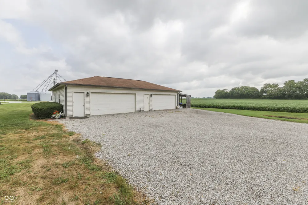 3608 London Road Fairland, IN 46126