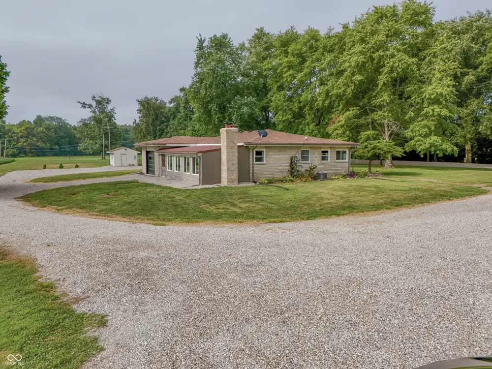 3608 London Road Fairland, IN 46126