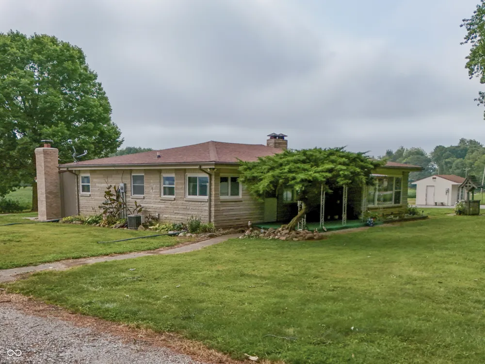 3608 London Road Fairland, IN 46126