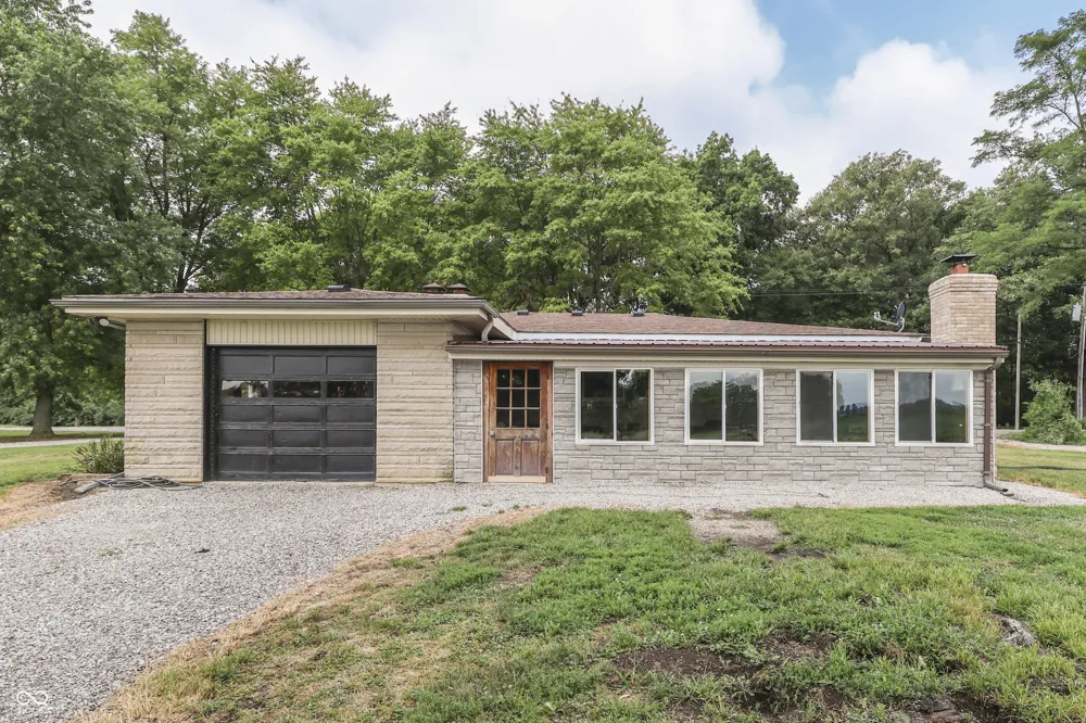 3608 London Road Fairland, IN 46126