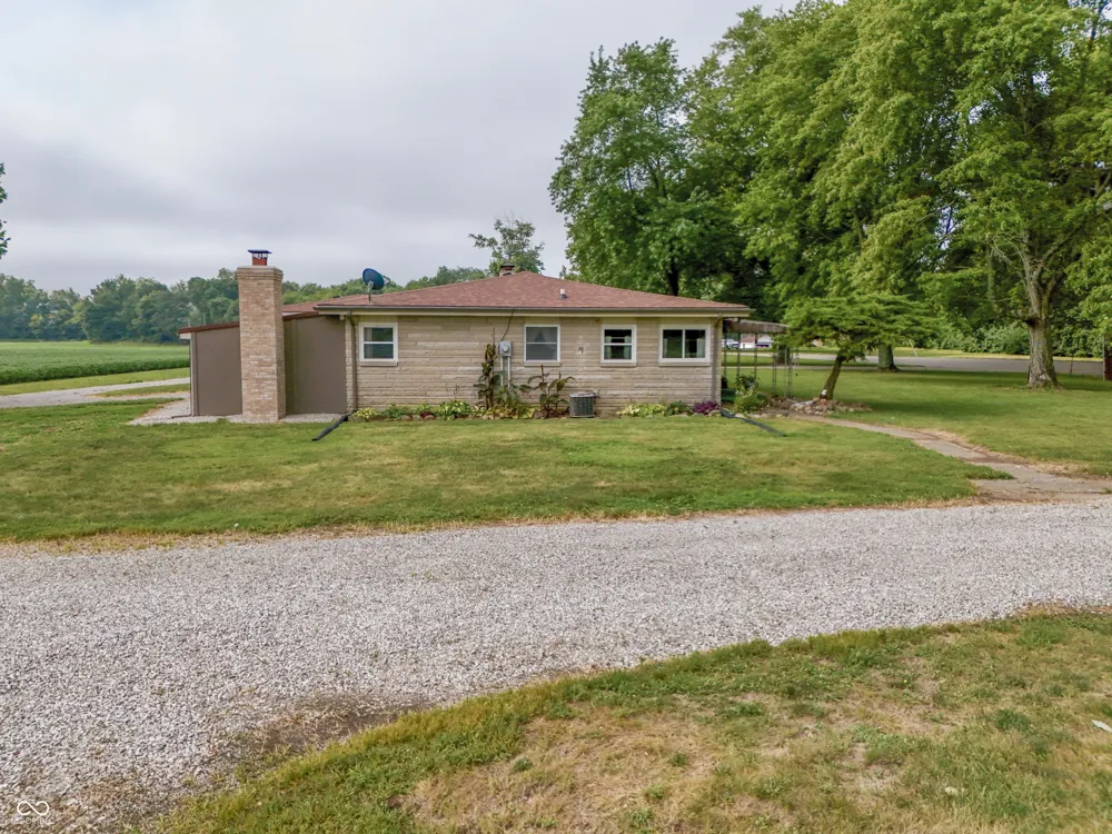 3608 London Road Fairland, IN 46126