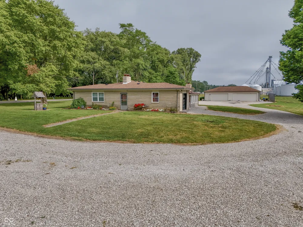 3608 London Road Fairland, IN 46126