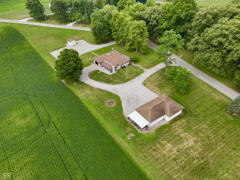 3608 London Road Fairland, IN 46126