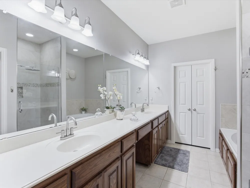 676 S Charles Street Lewisville, TX 75057