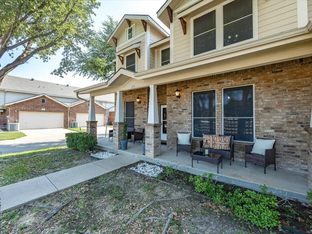 676 S Charles Street Lewisville, TX 75057
